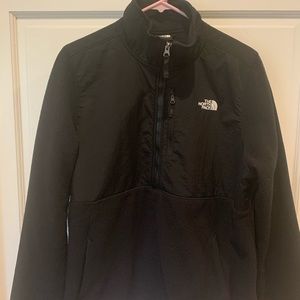 North face jacket in black. Xl